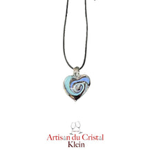 Load image into Gallery viewer, Pendentif Coeur en Cristal 25 mm. Cordon noir effet cuir réglable (50/55 cm)  Le modèle se décline en différents coloris :  Bleu/blanc
