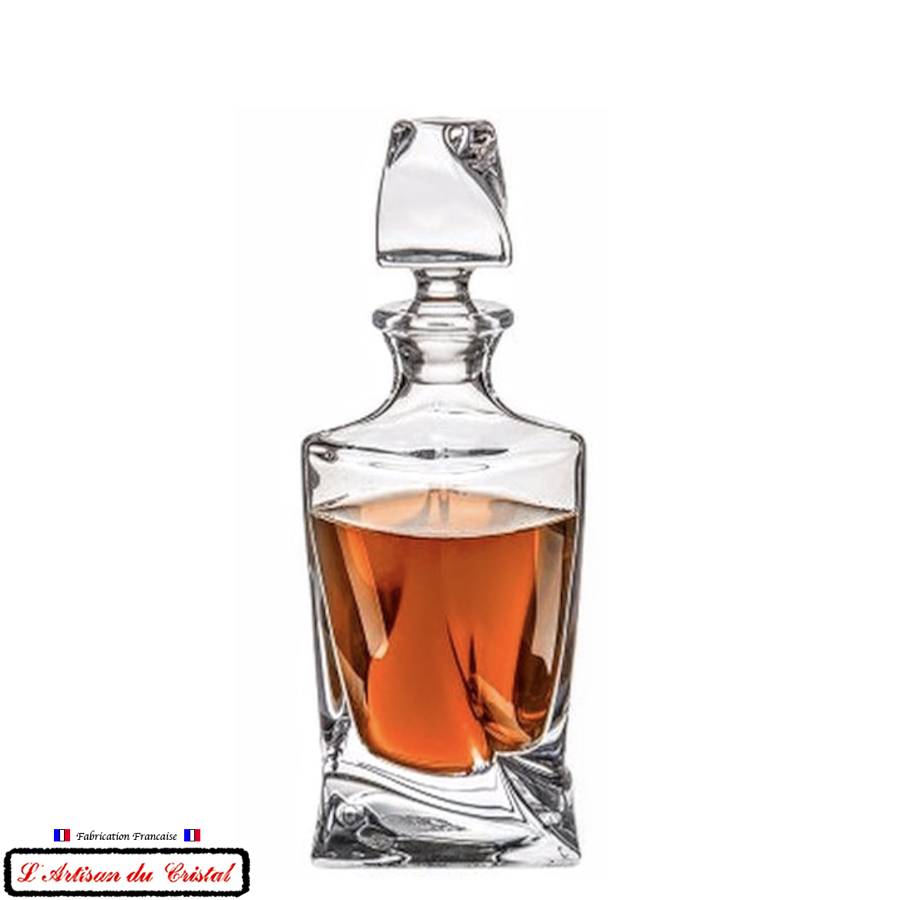 https://www.artisanducristal.com/cdn/shop/products/Carafe-a-Whisky-Tourbillon-Decanter-en-Cristal-Taille-Estampille-Klein-54120-Baccarat-France_900x.png?v=1642430511